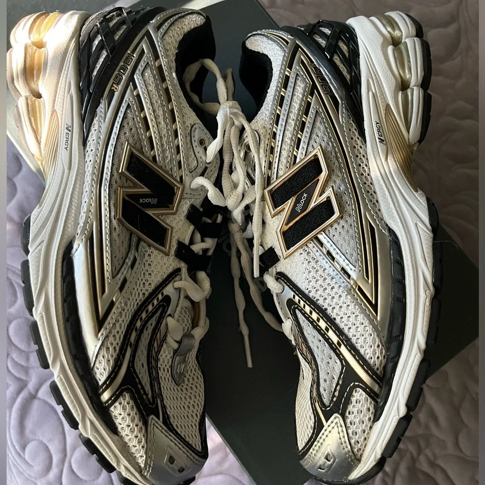 New Balance 1906R Sneakers Gold/Silver/Black/White W9 - Picture 6 of 7